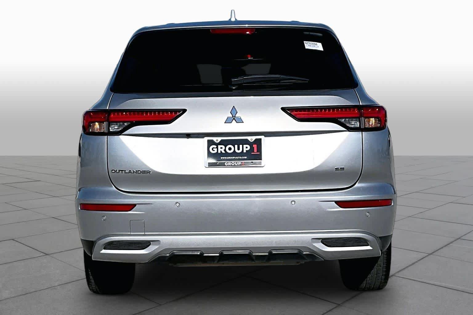 Used 2022 Mitsubishi Outlander SE AWD/4WD image 5
