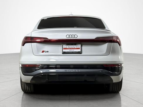 Used 2024 Audi Q8 e-tron Premium Plus AWD/4WD image 4