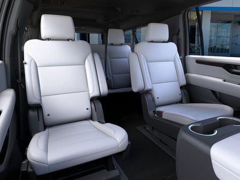 New 2026 Chevrolet Suburban Premier AWD/4WD image 17