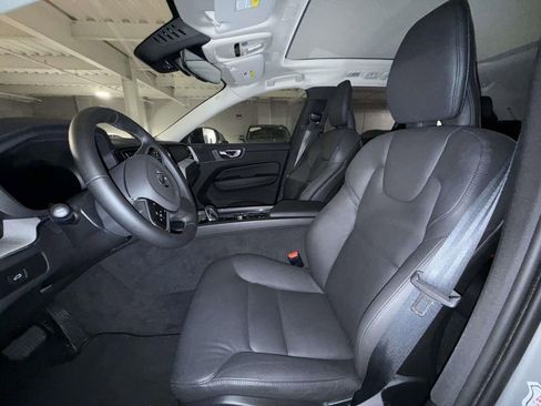 Used 2025 Volvo XC60 B5 Plus AWD/4WD image 6