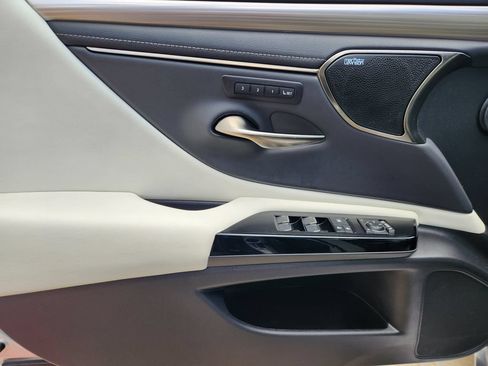 Used 2023 Lexus ES 350 F Sport w/ Accessory Package (Z2) FWD image 22