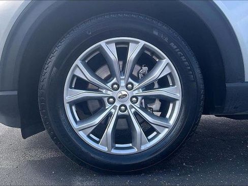 Certified 2023 Ford Explorer Limited image 9