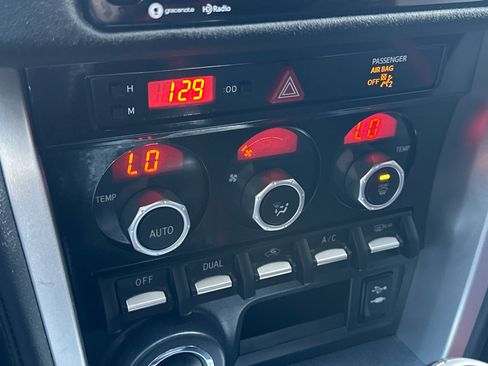 Used 2019 Toyota 86 image 27