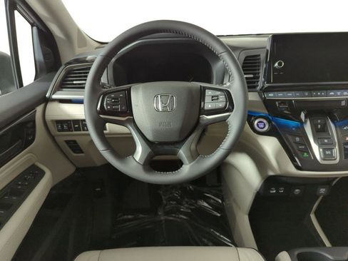 New 2026 Honda Odyssey Touring image 17