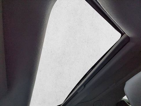 Certified 2023 Toyota Prius XLE image 16