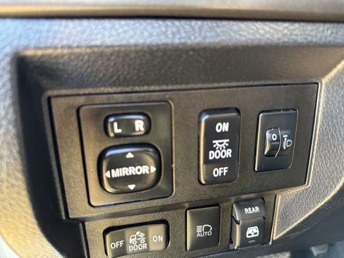 Used 2019 Toyota Tundra SR5 image 11