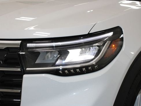 New 2026 Ford Explorer Active image 12