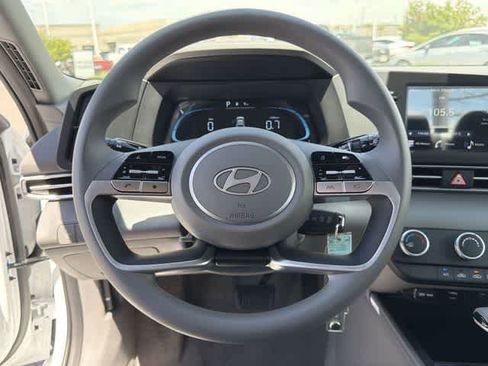 New 2026 Hyundai Elantra SE FWD image 19