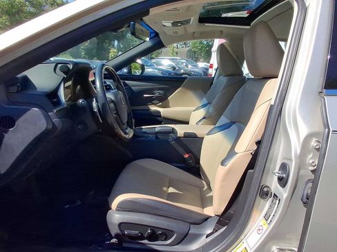 Used 2019 Lexus ES 350 w/ Premium Package FWD image 16