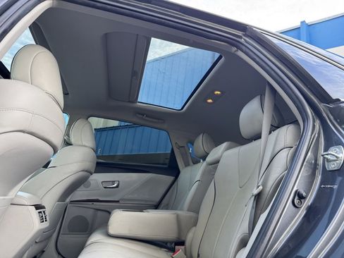 Used 2010 Toyota Venza image 18