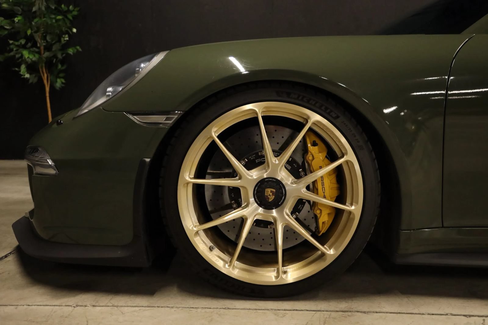 Used 2014 Porsche 911 Turbo S AWD/4WD image 19