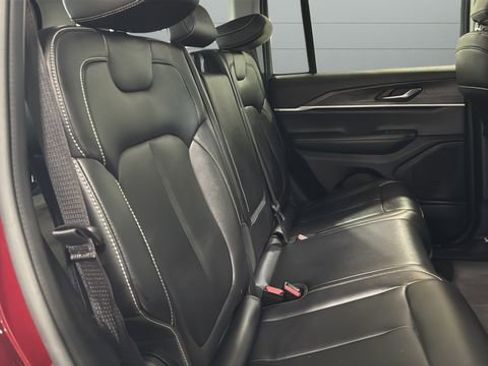 Used 2023 Jeep Grand Cherokee Limited image 19