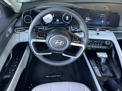New 2026 Hyundai Elantra Limited FWD image 14