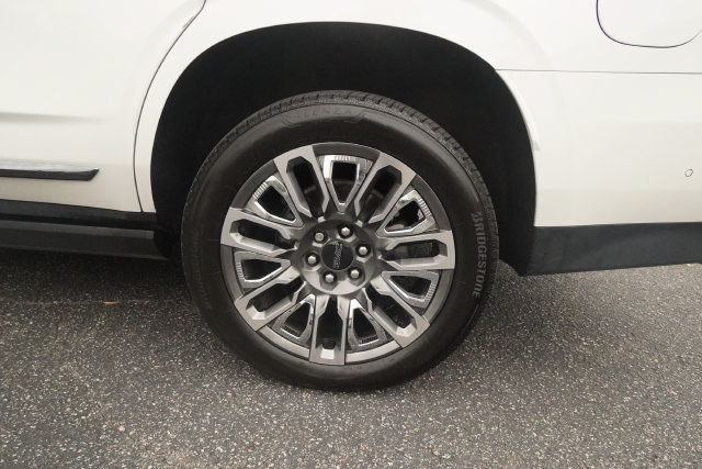 Used 2023 GMC Yukon Denali Ultimate AWD/4WD image 34