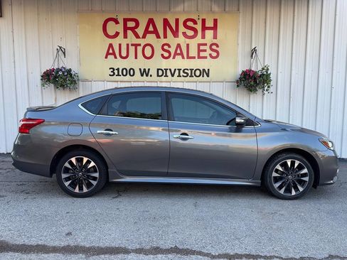 Used 2019 Nissan Sentra SR image 1