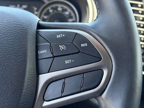 Used 2019 Jeep Cherokee Latitude Plus AWD/4WD image 22
