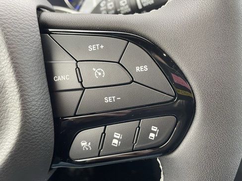 New 2026 Chrysler Pacifica Select image 16