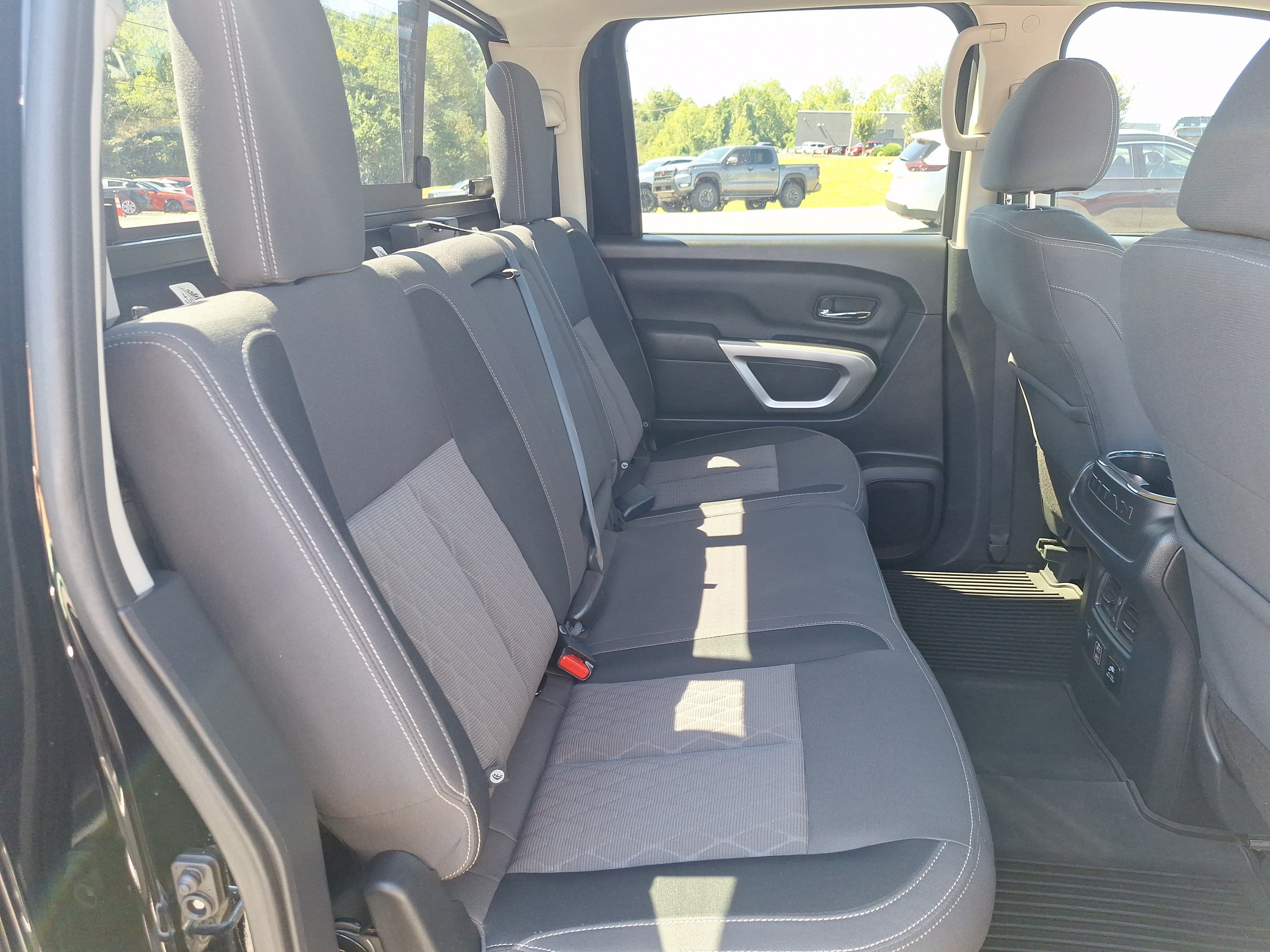 Used 2024 Nissan Titan SV w/ SV Convenience Package AWD/4WD image 22