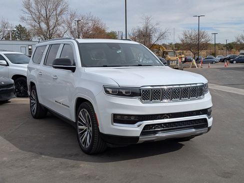 Used 2023 Jeep Grand Wagoneer L Series III image 3