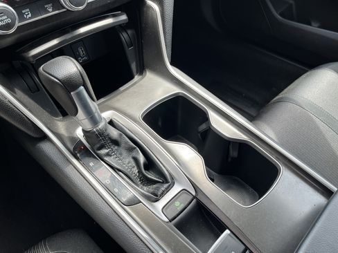 Used 2018 Honda Accord EX image 21