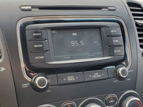 Used 2018 Kia Forte LX w/ LX Rear Camera Package image 17