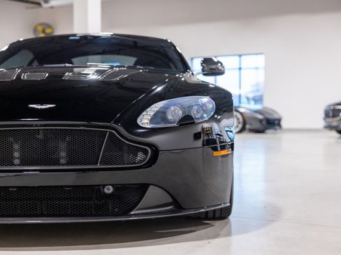 Used 2016 Aston Martin V12 Vantage S image 21