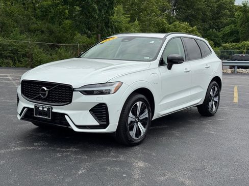 Used 2024 Volvo XC60 T8 Plus w/ Protection Package Premier AWD/4WD image 9