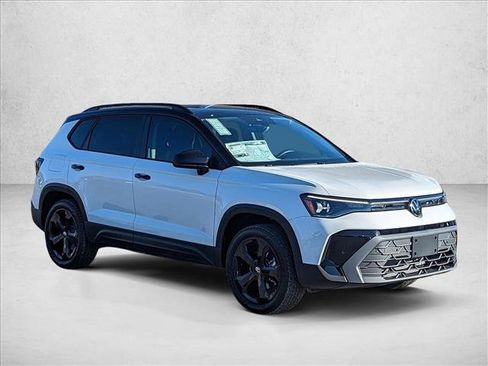 New 2025 Volkswagen Taos SE AWD/4WD image 6