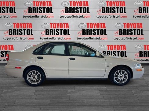 Used 2004 Volvo S40 image 2