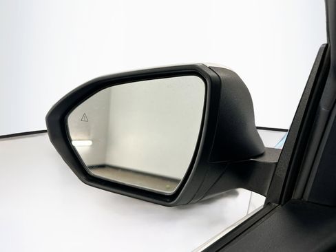 Used 2025 Hyundai Santa Cruz SEL AWD/4WD image 16