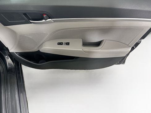 Used 2020 Hyundai Elantra Value Edition FWD image 30