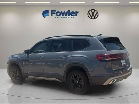 Used 2024 Volkswagen Atlas Peak Edition SEL AWD/4WD image 5
