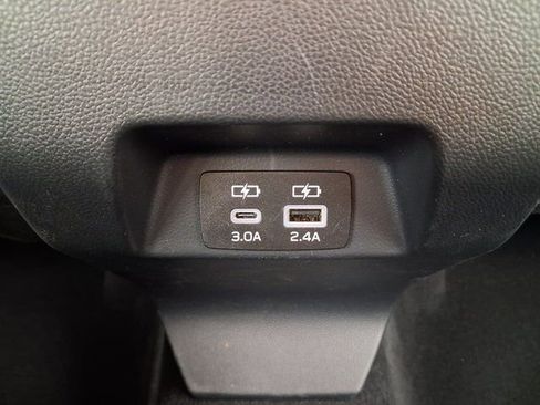 Used 2025 Subaru Crosstrek 2.0i Premium image 15