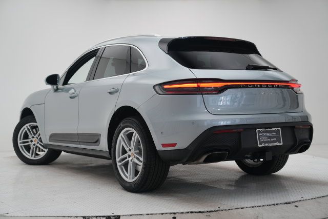 Certified 2026 Porsche Macan AWD/4WD image 30