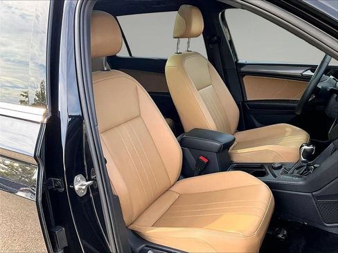 Used 2022 Volkswagen Tiguan SE AWD/4WD image 33