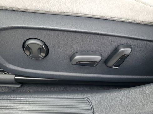 New 2026 Volkswagen Jetta SE FWD image 17