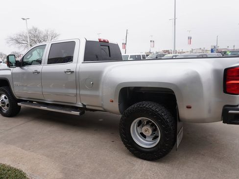 Used 2018 GMC Sierra 3500 Denali w/ Duramax Plus Package image 4