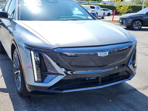 Used 2024 Cadillac Lyriq Sport AWD/4WD image 9