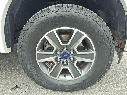 Used 2017 Ford F150 XLT w/ Equipment Group 302A Luxury image 8