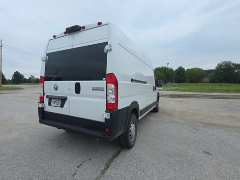 Used 2023 RAM ProMaster 2500 FWD image 4