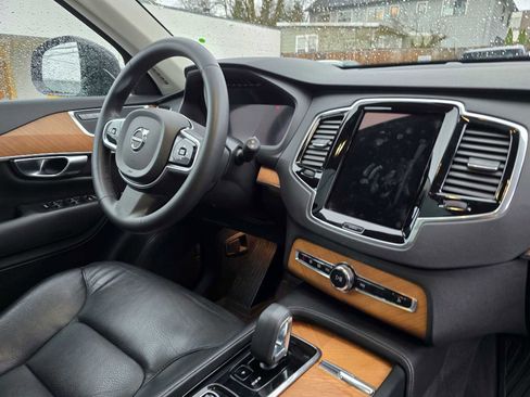 Used 2023 Volvo XC90 T8 Plus w/ Protection Package Premier image 12