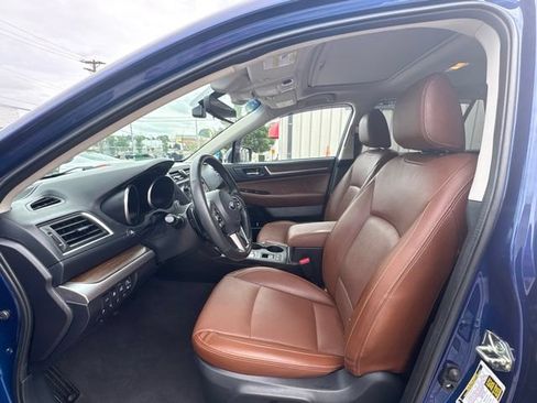 Used 2017 Subaru Outback 3.6R Touring AWD/4WD image 12