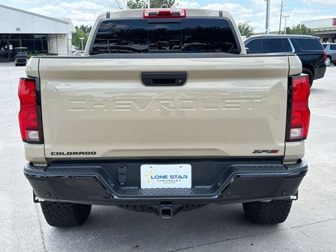 Certified 2024 Chevrolet Colorado ZR2 w/ ZR2 Convenience Package III AWD/4WD image 9