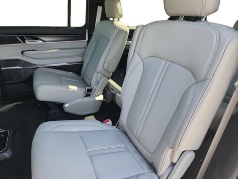 New 2026 Jeep Grand Wagoneer Summit w/ Premium Group III AWD/4WD image 13