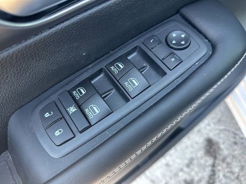 New 2026 Chrysler Pacifica Select image 12