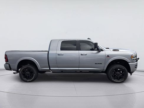 Used 2022 RAM 3500 Laramie AWD/4WD image 4