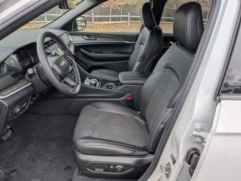 New 2026 Jeep Grand Cherokee 4WD image 9