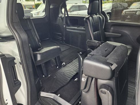 Used 2018 Dodge Grand Caravan GT FWD image 33