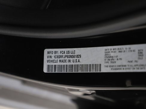 Used 2025 RAM 1500 Laramie AWD/4WD image 28