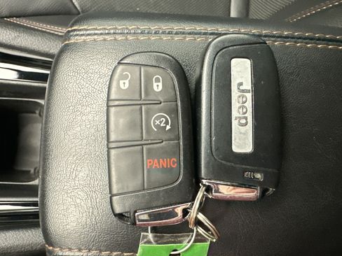 Used 2022 Jeep Compass Limited AWD/4WD image 30